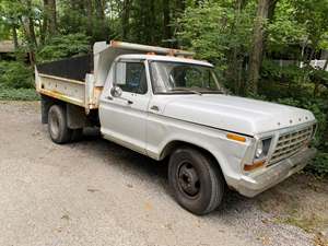 1979 Ford F-350 with White Exterior