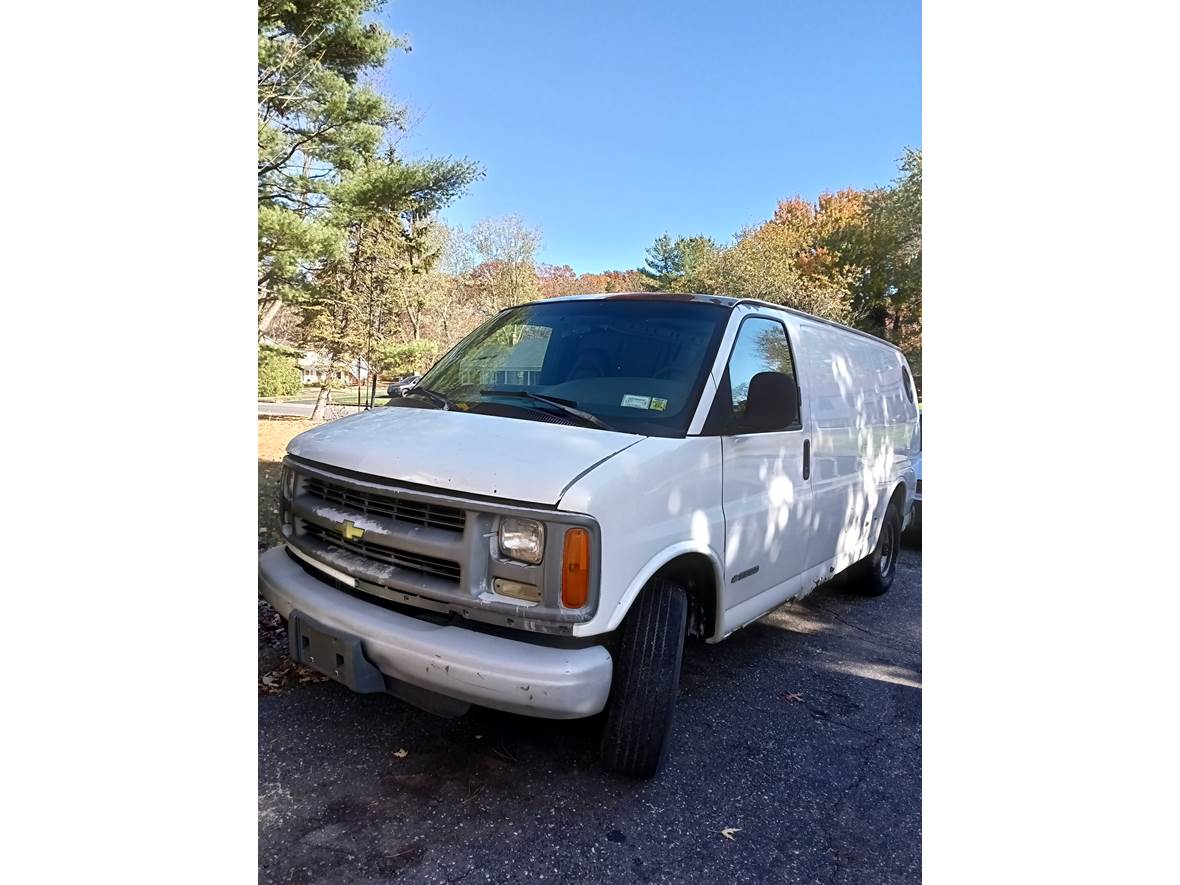 2002 Chevrolet Express for sale by owner in Coram