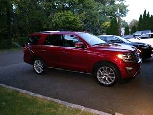 Red 2018 Ford Expedition