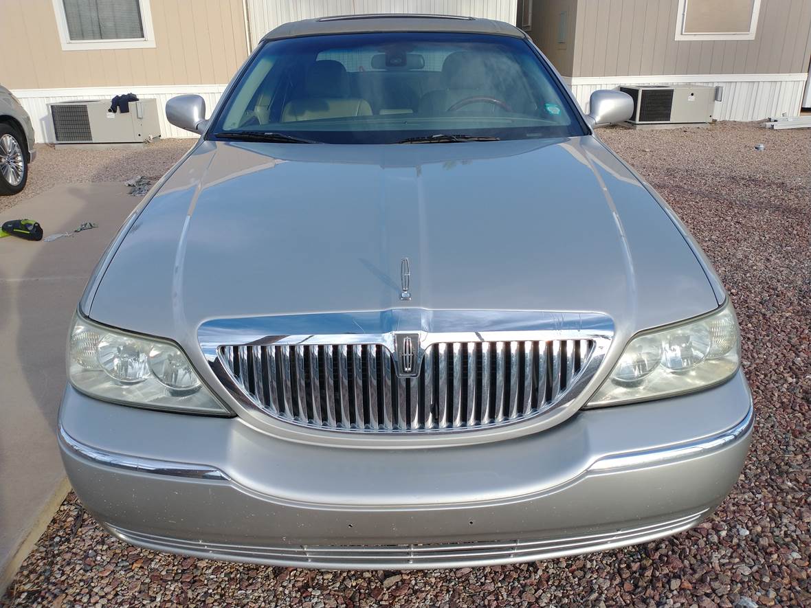 2003 Lincoln Town Car for sale by owner in Mesa