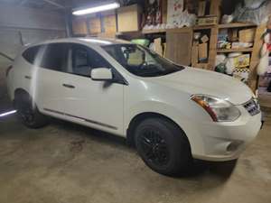 2013 Nissan Rogue with White Exterior