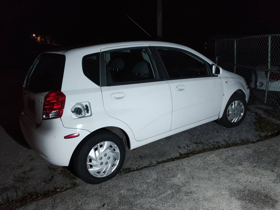 2007 Chevrolet Aveo for sale by owner in Seffner