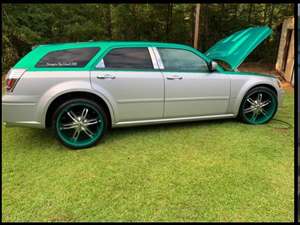 2006 Dodge Magnum with Green Exterior