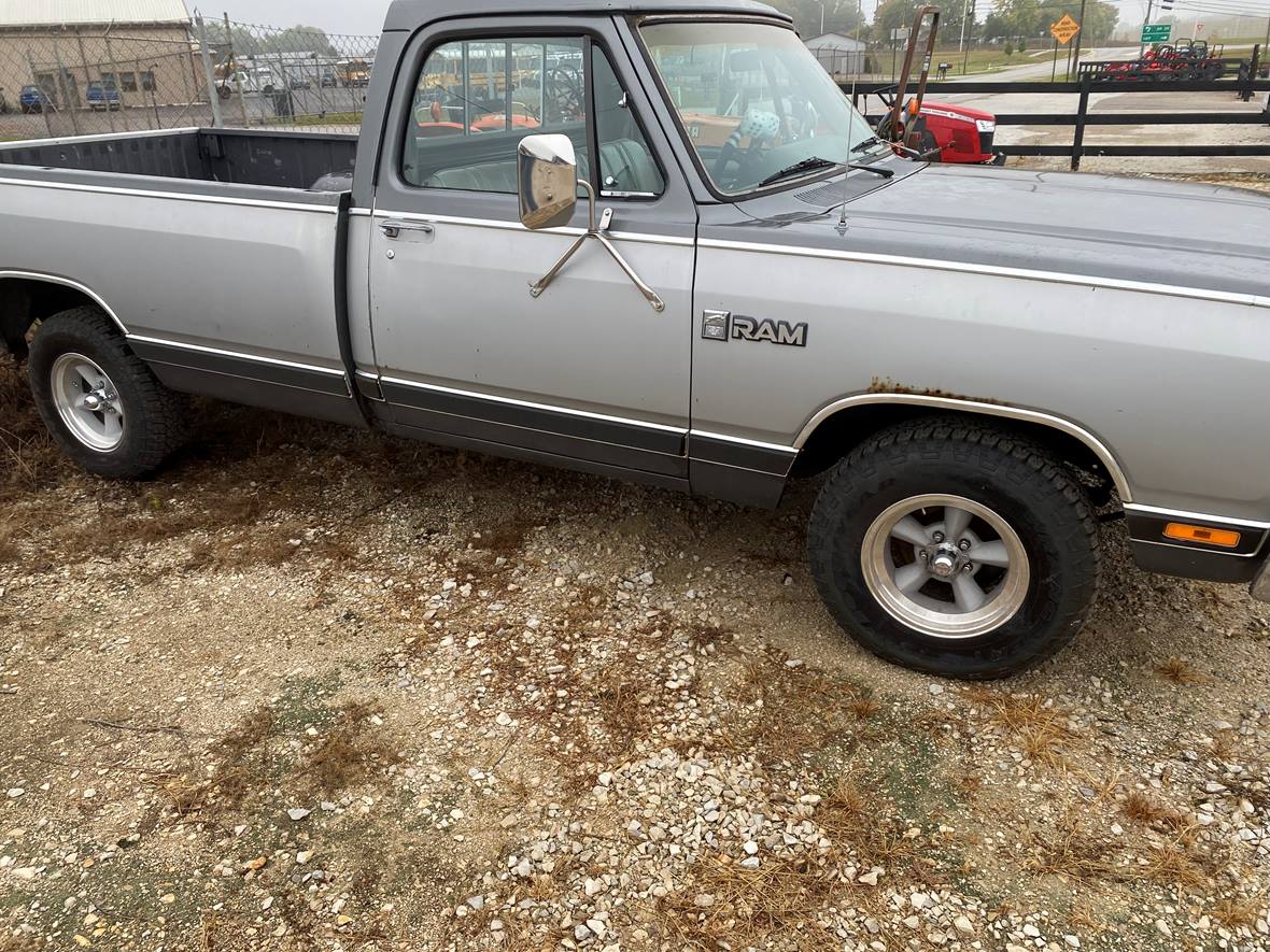 1984 Dodge Ram 150 for sale by owner in Cloverdale