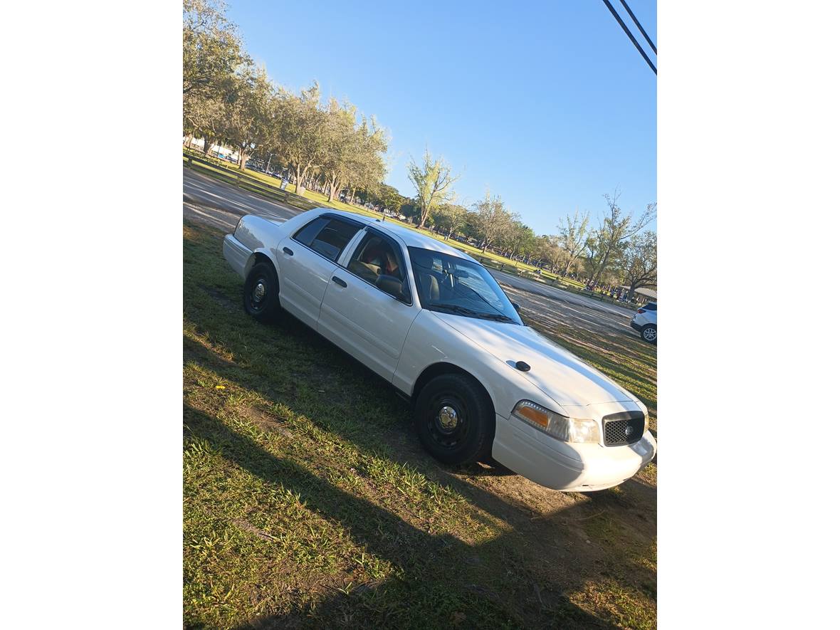 2003 Ford Crown Victoria Police Interceptor for sale by owner in Hallandale