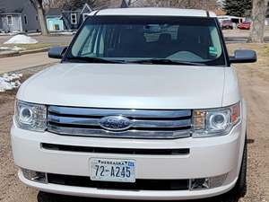 2009 Ford Flex with White Exterior