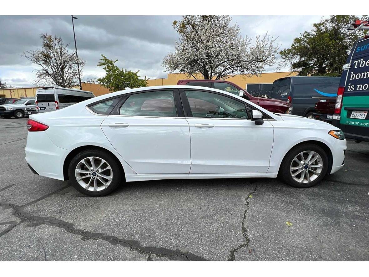 2019 Ford Fusion SE Sedan for sale by owner in Gilroy