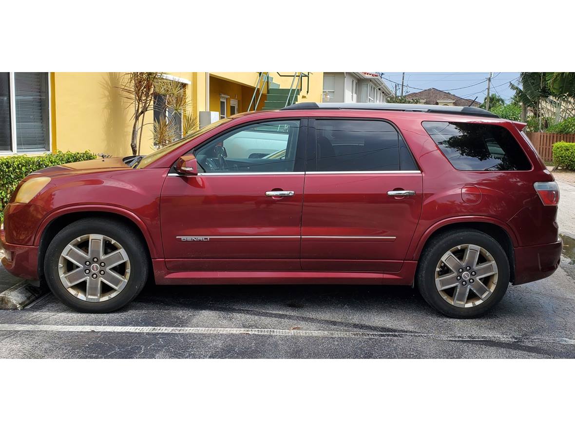 2011 GMC Acadia for sale by owner in Fort Lauderdale