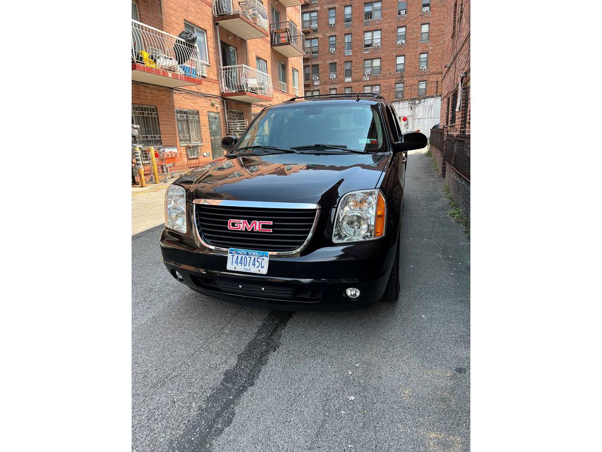 2013 GMC Yukon XL for sale by owner in Flushing