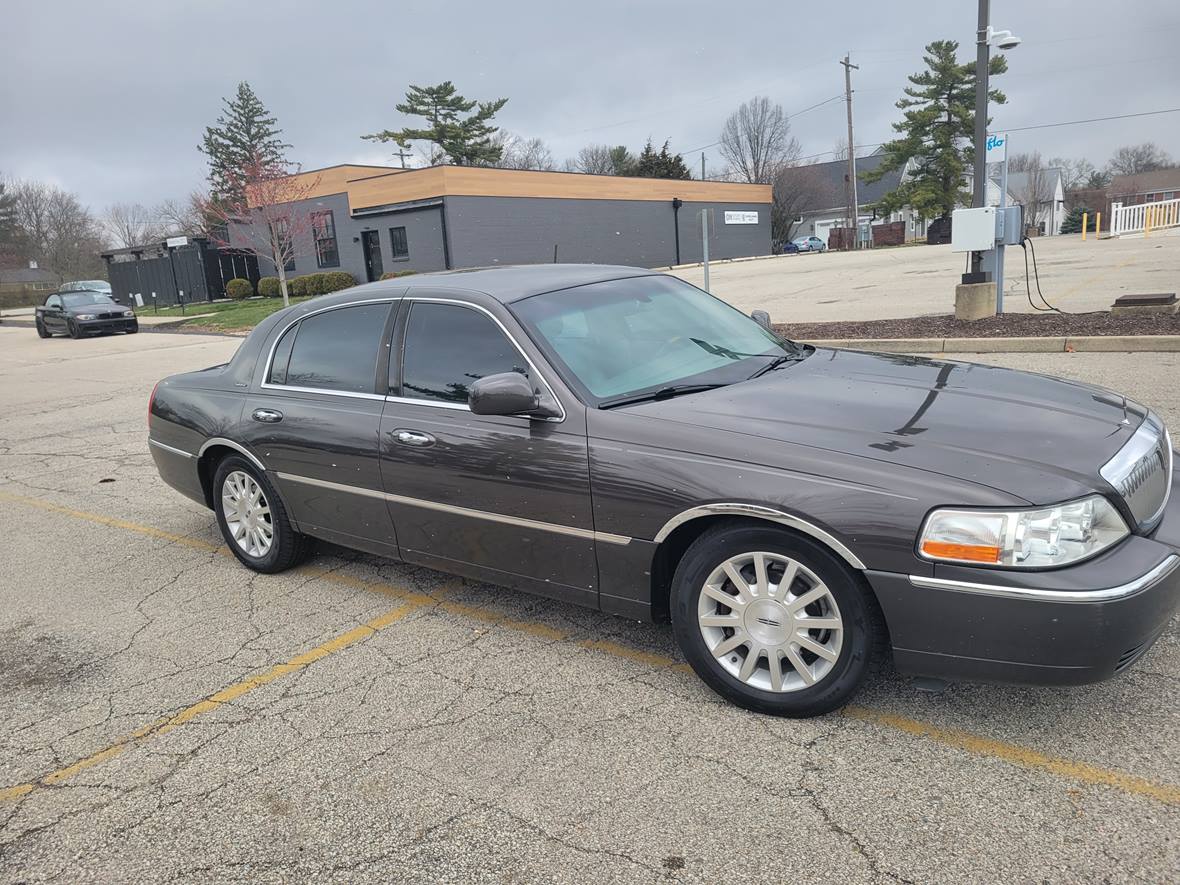2006 Lincoln Town Car for sale by owner in Cincinnati