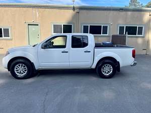 2018 Nissan Frontier with White Exterior