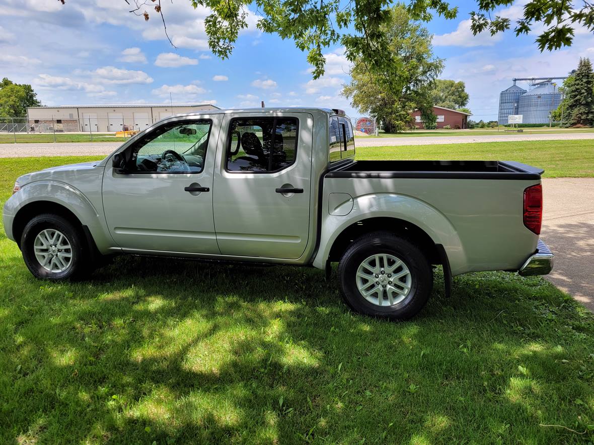 2019 Nissan Frontier for sale by owner in Wapello