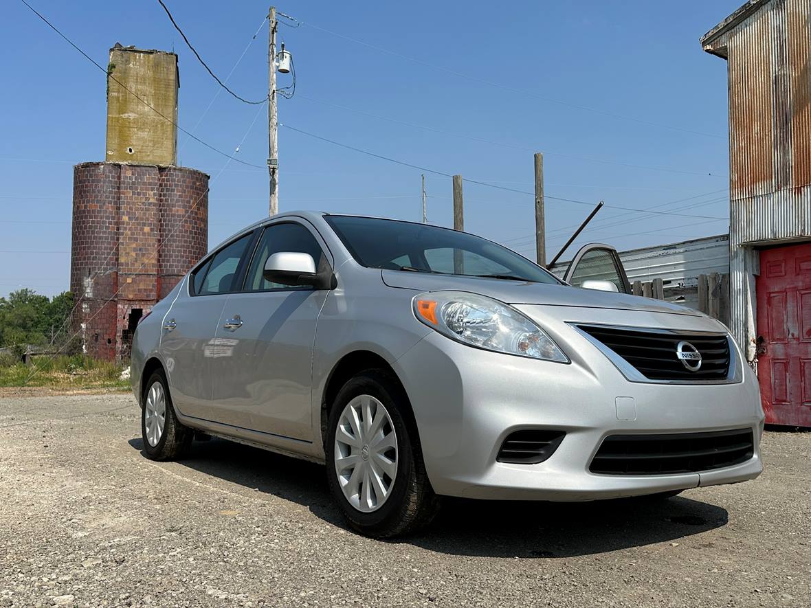 2013 Nissan Versa for sale by owner in Galion