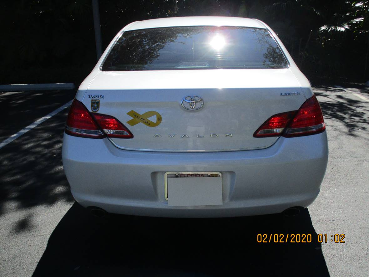 2007 Toyota Avalon for sale by owner in Vero Beach