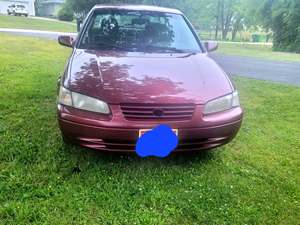 Red 1999 Toyota Camry