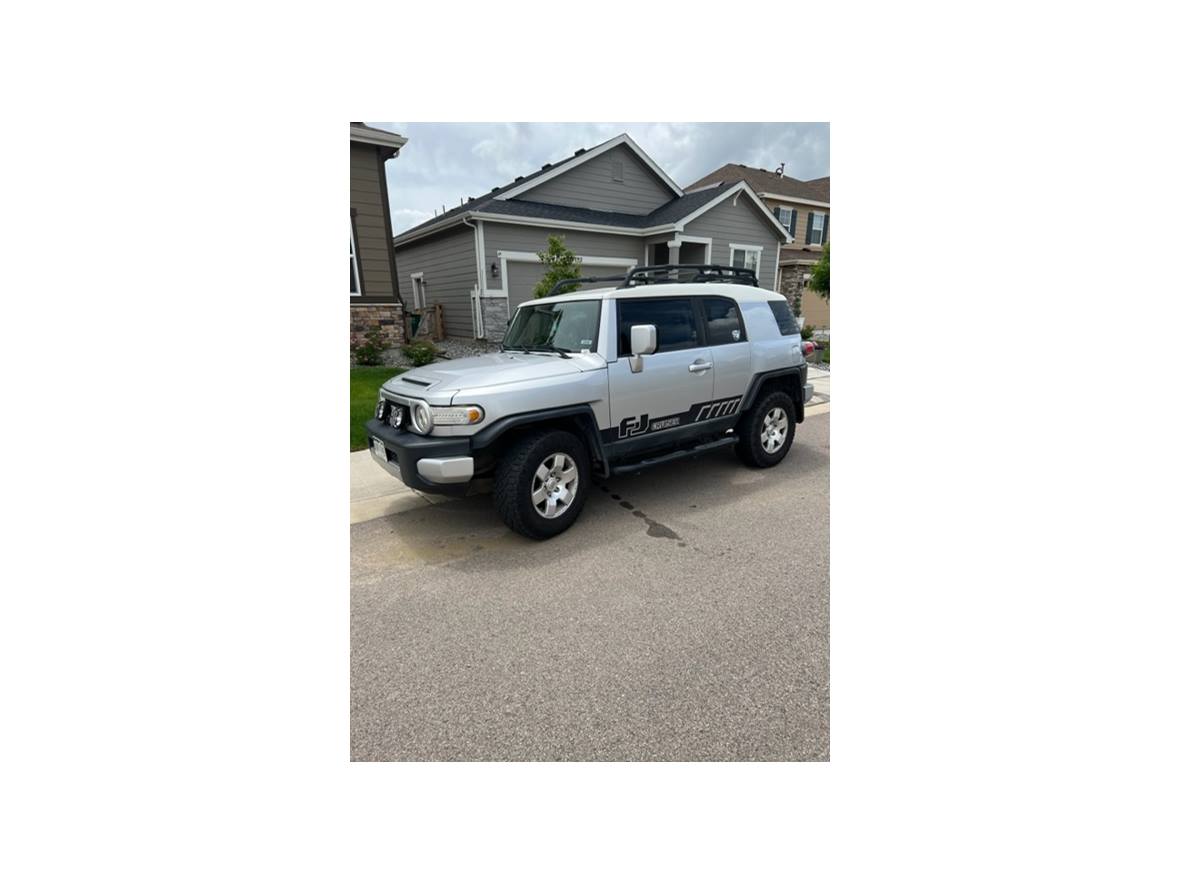 2008 Toyota Fj Cruiser for sale by owner in Aurora