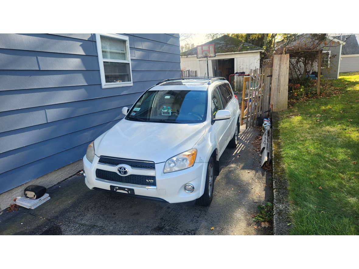 2011 Toyota Rav4 for sale by owner in North Attleboro