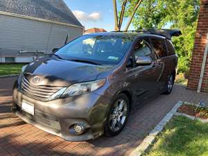 Toyota Sienna SE for sale by owner in Bronx NY