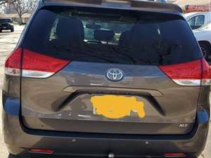 Toyota Sienna for sale by owner in Chicago IL