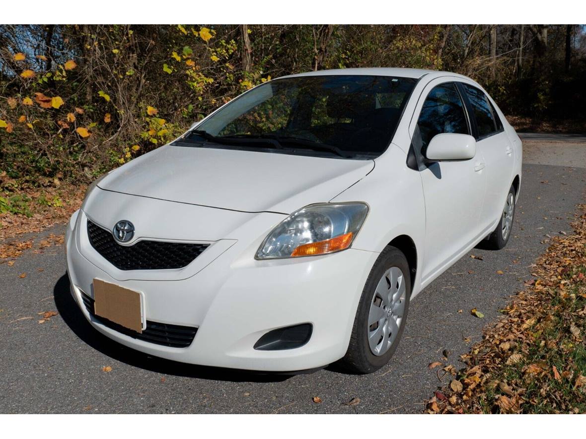 2010 Toyota Yaris for sale by owner in Boston