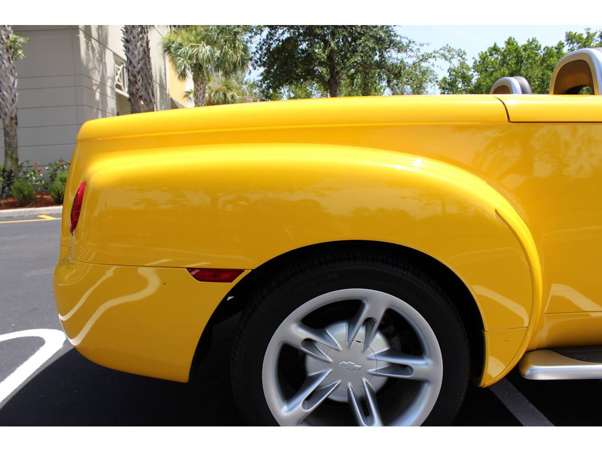 2004 Chevrolet SSR for sale by owner in Clifford