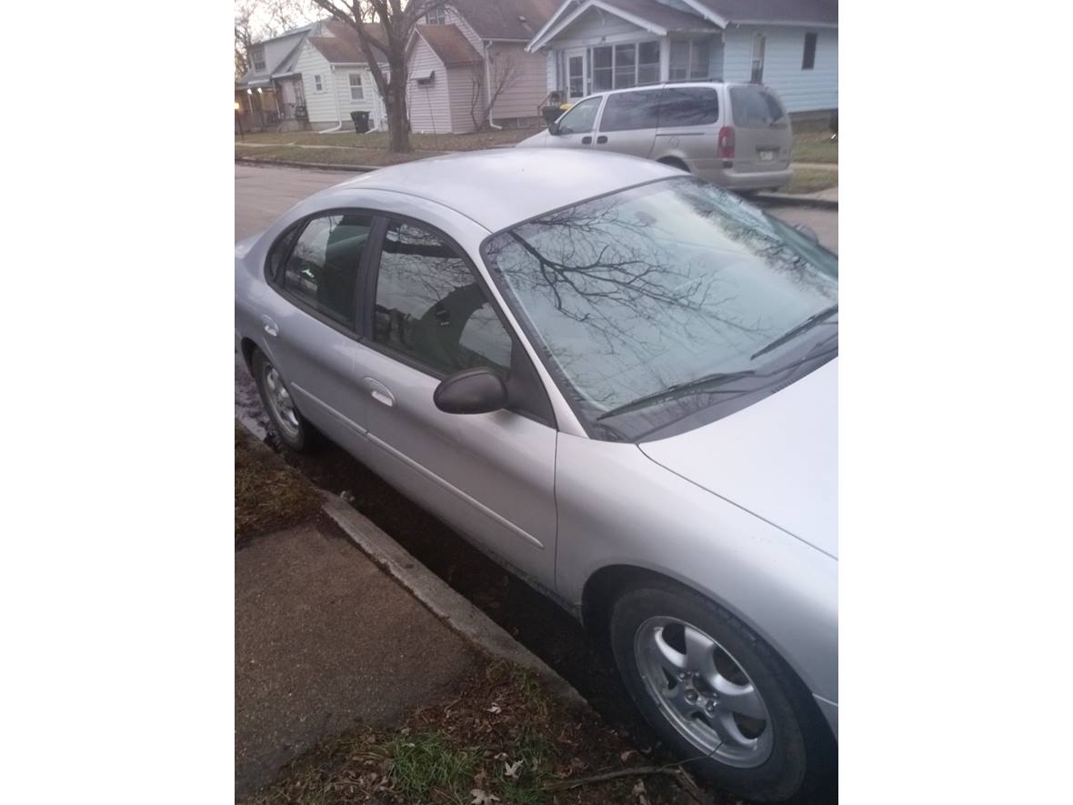 2005 Ford Taurus for sale by owner in Sioux City