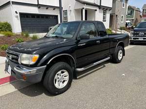 Toyota Tacoma Pre-Runner Pick Up Truck for sale by owner in Boise ID