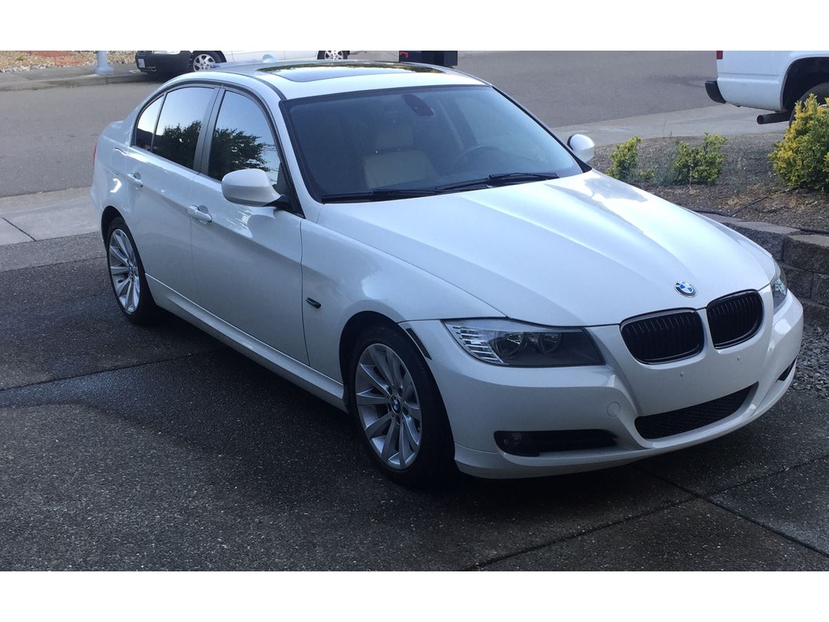 2011 BMW 3 Series for sale by owner in Cloverdale
