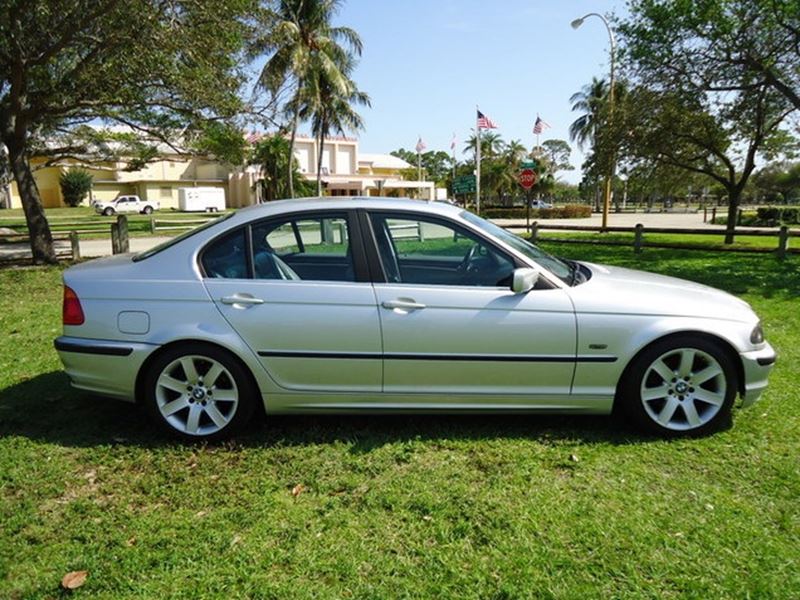 2000 BMW 328 for sale by owner in DES MOINES