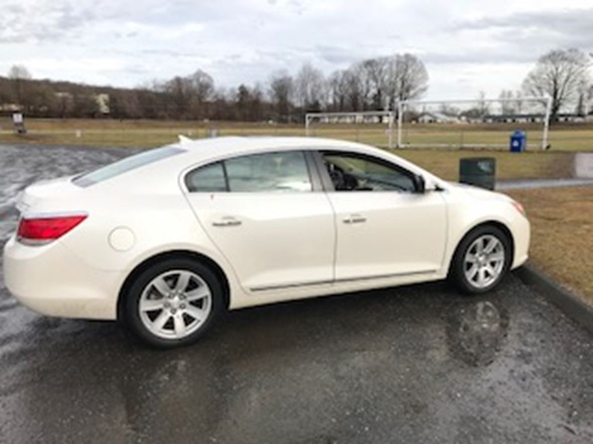 2010 Buick LaCrosse for sale by owner in Brookfield