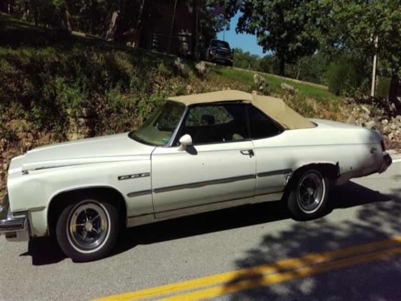 1975 Buick Lesabre for sale by owner in SAINT LOUIS