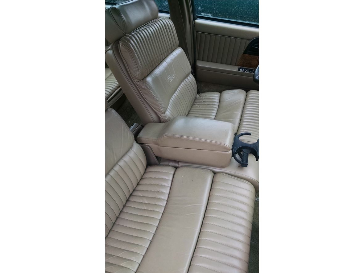 1993 Buick Park Avenue for sale by owner in Fort Wayne