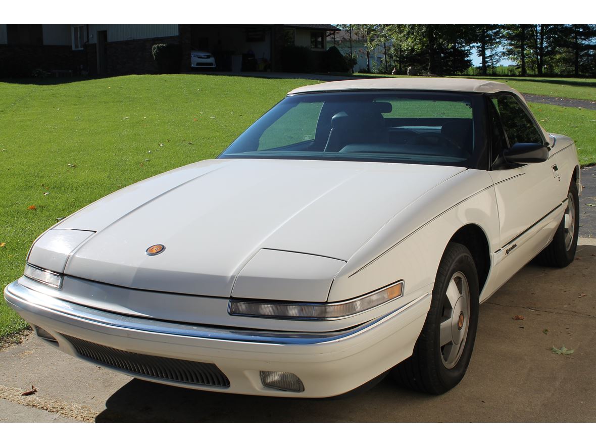 1990 Buick Reatta  for sale by owner in Flint