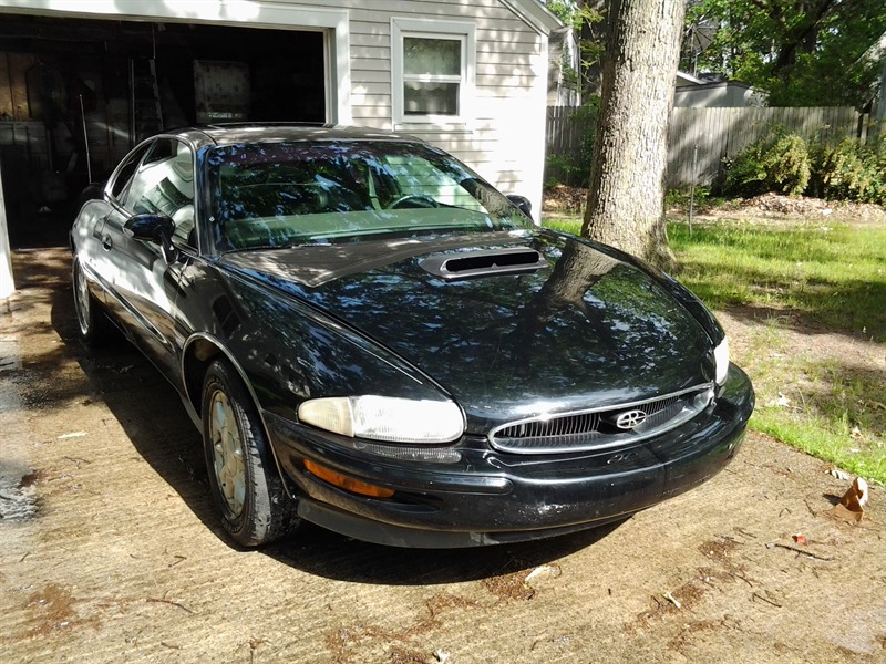 1995 Buick Riviera for sale by owner in MUSKEGON