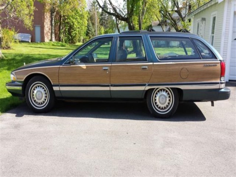 1995 Buick Roadmaster for sale by owner in LANSING