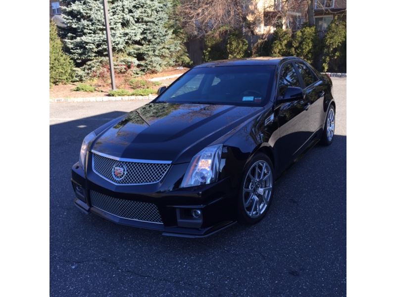 2009 Cadillac CTS V 6.2 L  V8 Supercharged for sale by owner in MASSAPEQUA