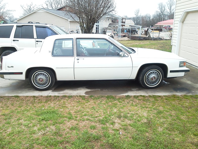 1985 Cadillac DeVille for sale by owner in CLEVELAND