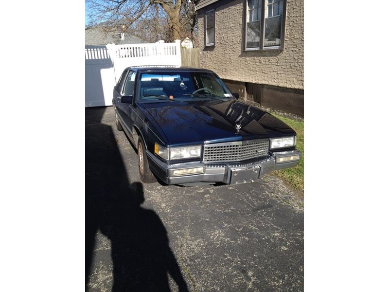 1989 Cadillac Deville for sale by owner in WESTBURY