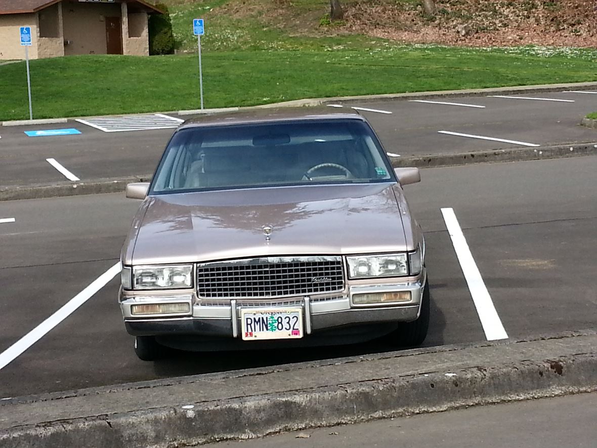 1990 Cadillac DeVille for sale by owner in Newberg