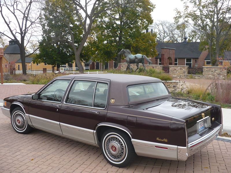 1991 Cadillac DeVille for sale by owner in Naperville