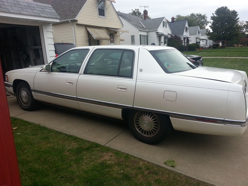 1994 Cadillac DeVille for sale by owner in CLEVELAND