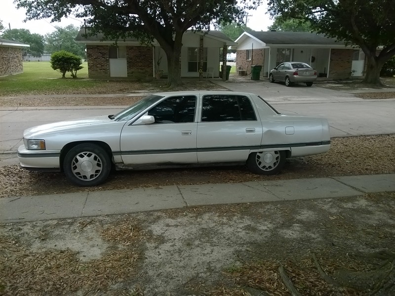 1995 Cadillac DeVille for sale by owner in CROWLEY