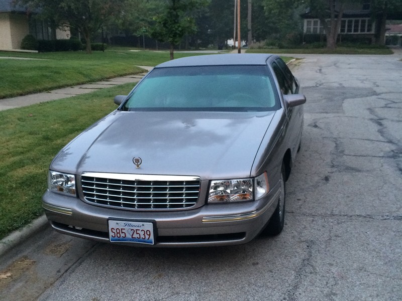 1997 Cadillac DeVille for sale by owner in NORMAL
