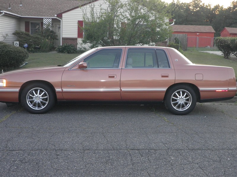 1998 Cadillac DeVille for sale by owner in CHESAPEAKE