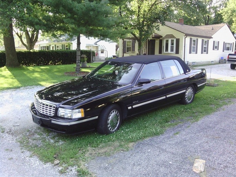 1998 Cadillac DeVille for sale by owner in INDIANAPOLIS