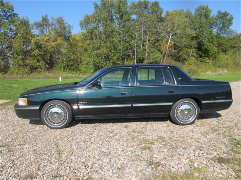 1998 Cadillac DeVille for sale by owner in MASON