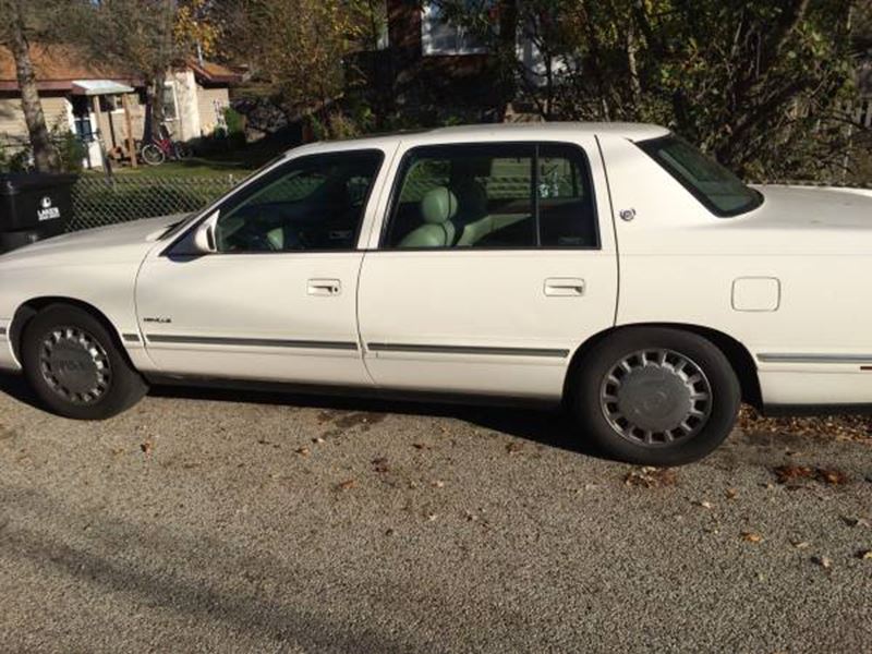 1998 Cadillac Deville for sale by owner in ANTIOCH