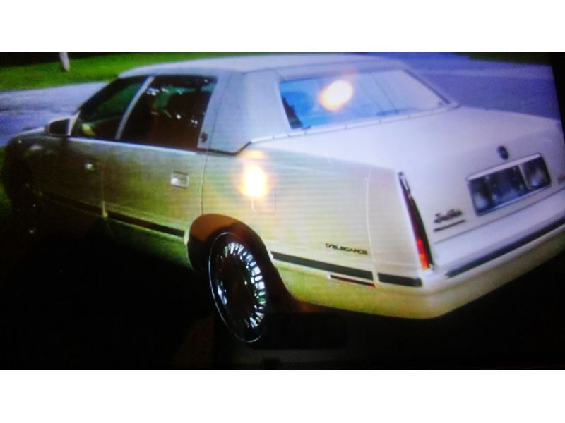 1998 Cadillac DeVille for sale by owner in Muncie
