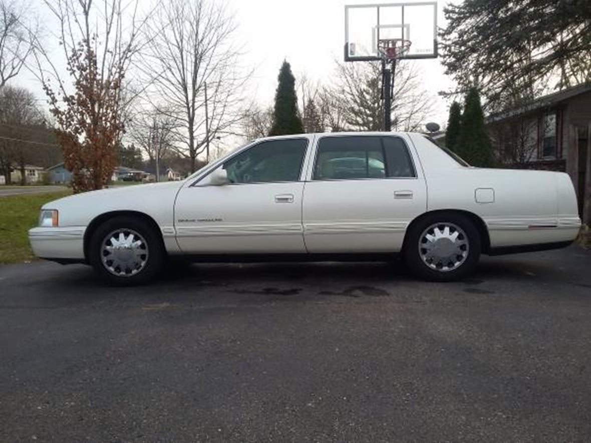 1998 Cadillac DeVille for sale by owner in Sparta
