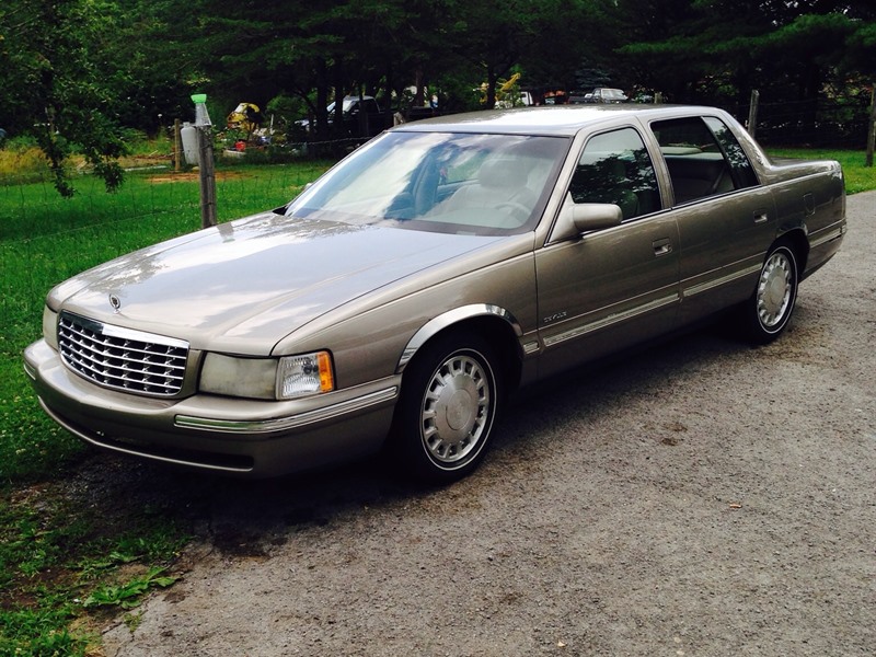 1999 Cadillac DeVille for sale by owner in ROSSVILLE